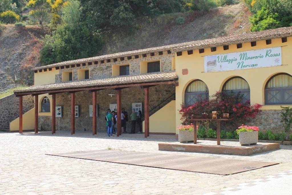 B&B Il Rifugio Del Lupo - E6721 Paringianu Eksteriør bilde